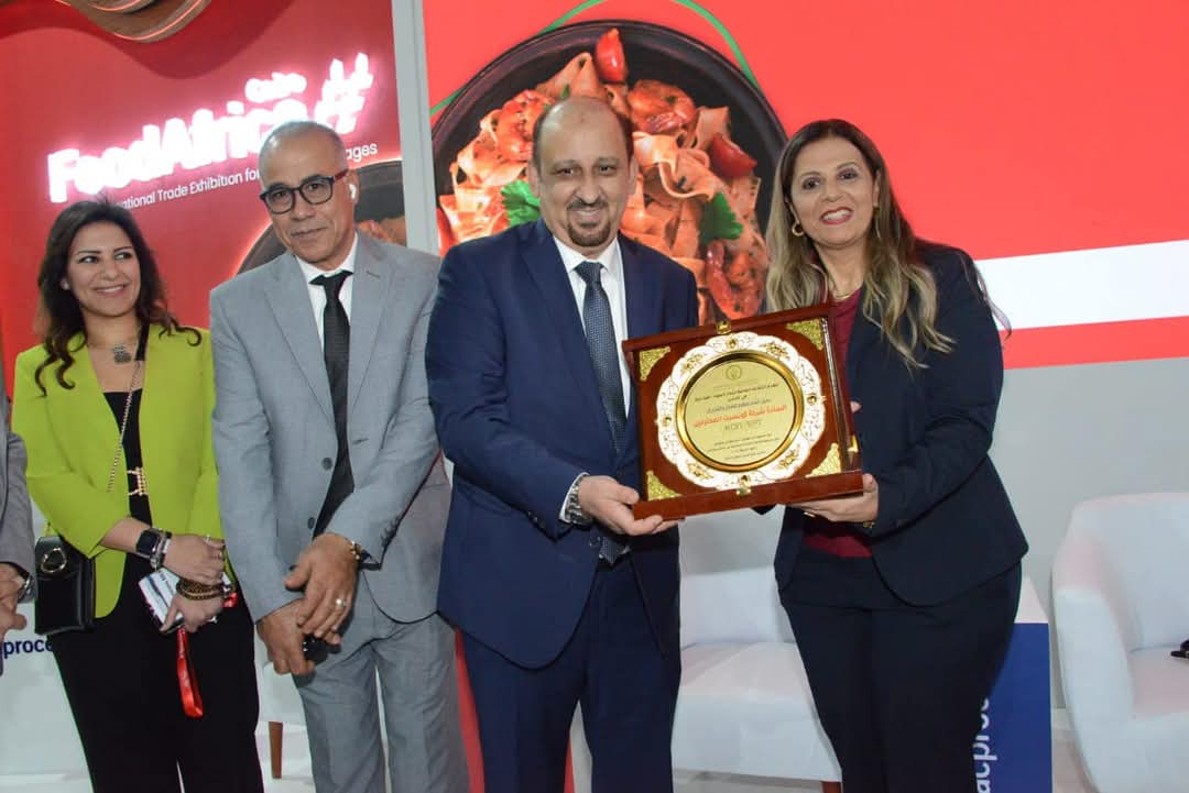 النقابة العامة لتجار المواد الغذائية بالأردن تكرم داليا قابيل رئيس شركة كونسبت