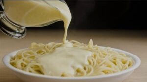 من إيطاليا إلى مطبخك.. طريقة عمل البشاميل بالدقيق والزيت