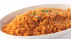 لذيذ ومفلفل.. خطوات عمل أرز الصيادية بالطماطم