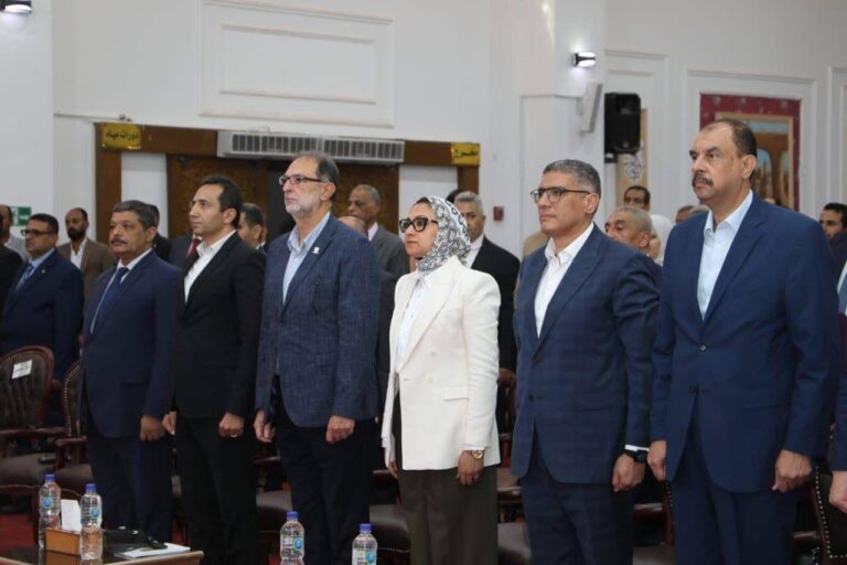 رئيس هيئة سلامة الغذاء يشارك في افتتاح معرض الوادي الجديد الزراعي الثاني