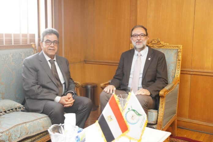 الهوبي يستقبل نقيب البيطريين لبحث سُبل التعاون المشترك الهوبي يستقبل نقيب البيطريين لبحث سُبل التعاون المشترك