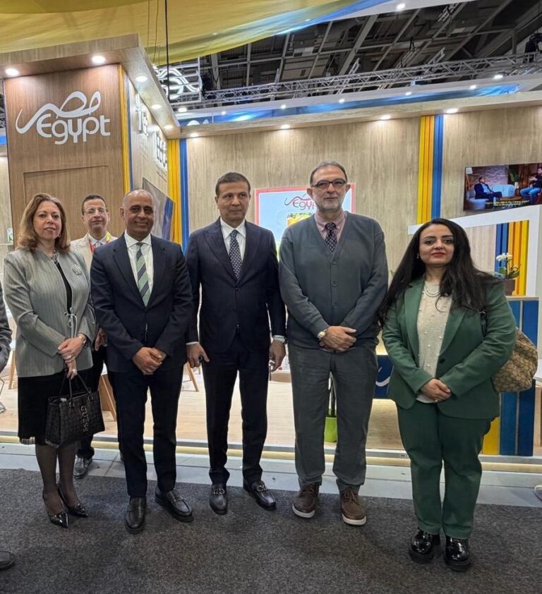 الدكتور طارق الهوبي يشارك برفقة وزير الزراعة في افتتاح الجناح المصري بمعرض فروت لوجيستيكا الدولي