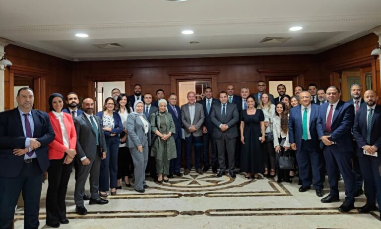تعزيز الشراكة بين القطاع المصرفي والمصدرين لتحقيق مستهدفات الدولة التصديرية