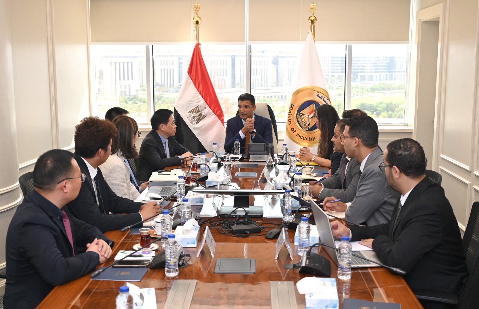 وزير الصناعة يبحث مع مجموعة كينجدوم الصينية لخيوط الكتان موقف مصنعها الجاري إنشاؤه في مصر وفرص التعاون المشترك